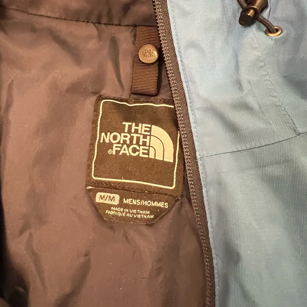 The North Face Men's Slate Blue hyvent jacket